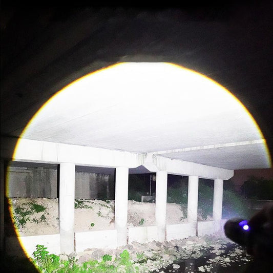 Compacte LED-survivalzaklamp – Krachtig en betrouwbaar licht