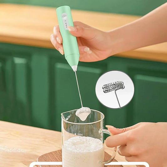 Elektrische melkopschuimer handzaam — voor latte, cappuccino en cacao