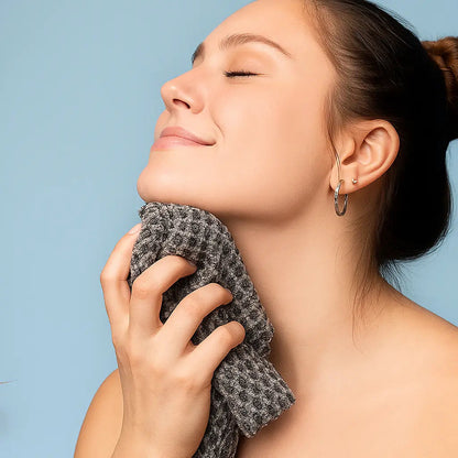 1+1 Gratis | Peelingdoek met zilverionen – Zijdezachte, stralende huid keer op keer