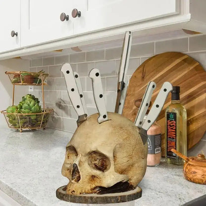 Gotische schedel messenhouder – Stoere keuken met donkere charme