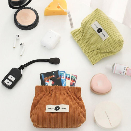 Knijp-open cosmeticatas — praktisch voor lippenstift en accessoires